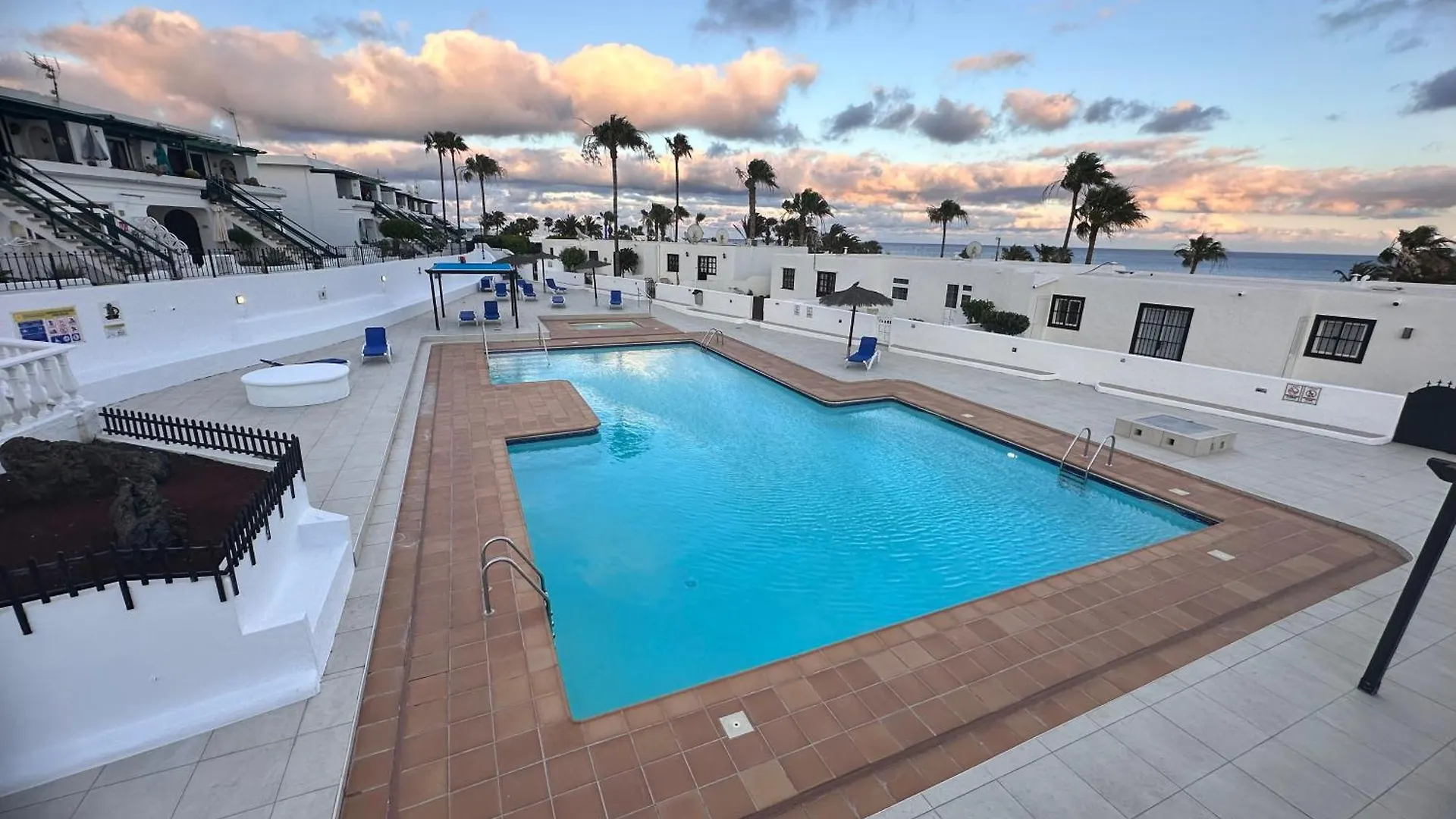 Los Marinos 76 Puerto del Carmen  0*, Puerto del Carmen (Lanzarote) Hiszpania